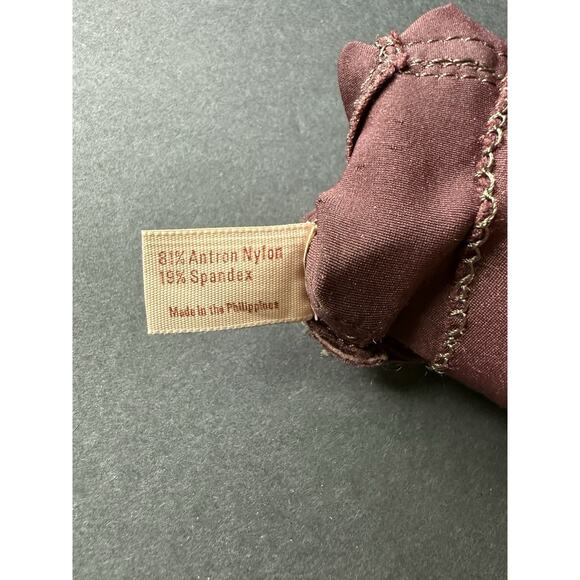 Isotoner Aris Water-Resistant Heritage Chevron Gloves Womens Burgundy One Size - Picture 4 of 4